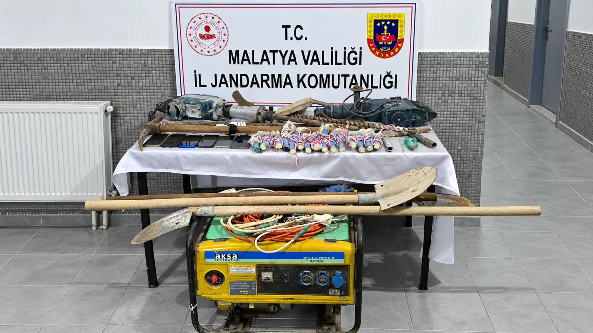 Darende’de Kaçak Kazıya Suçüstü: 15 Dinamit Ele Geçirildi