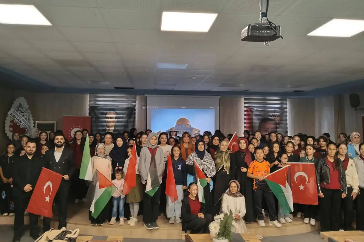 Kuluncak’ta Öğrenciler “Mescid-i Aksa ve Umut” Tiyatrosunda Buluştu